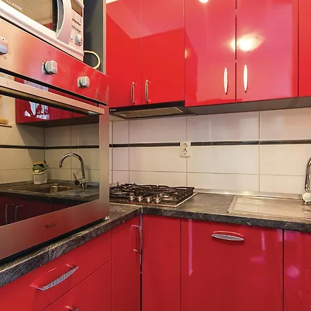 Holiday home Amazing In Pjescana Uvala With Jacuzzi
