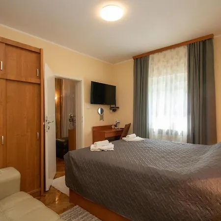 Amazing In Pjescana Uvala With Jacuzzi * Винкуран